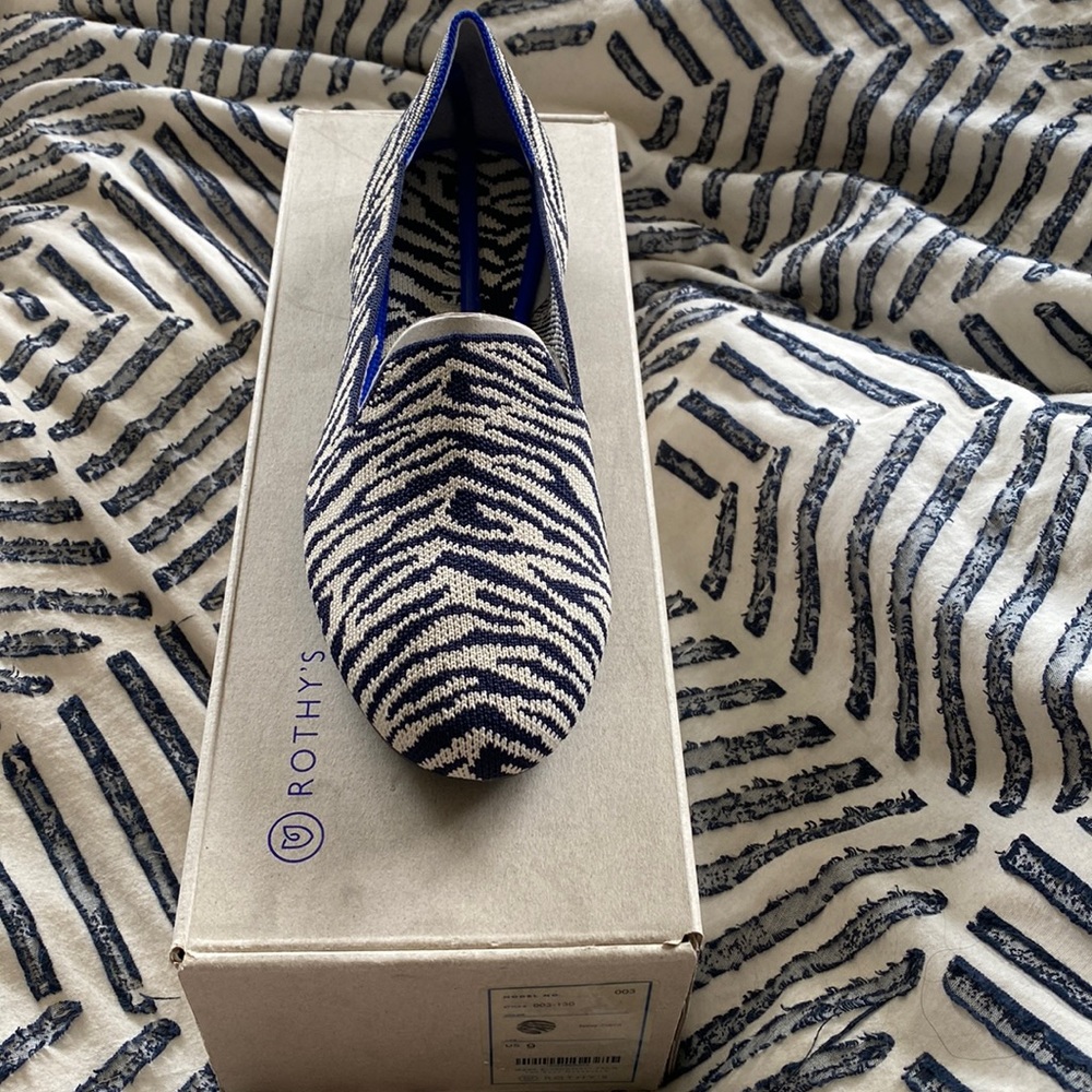 Rothys RETIRED RARE Navy Zebra Loafer